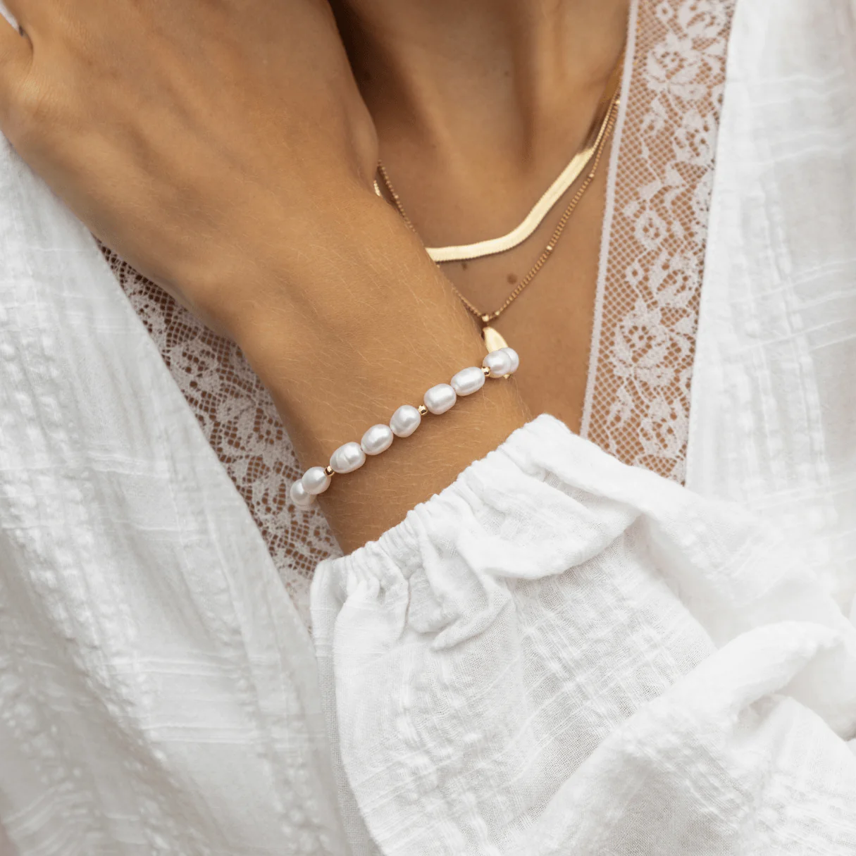 The Pearl Bracelet - Image 5